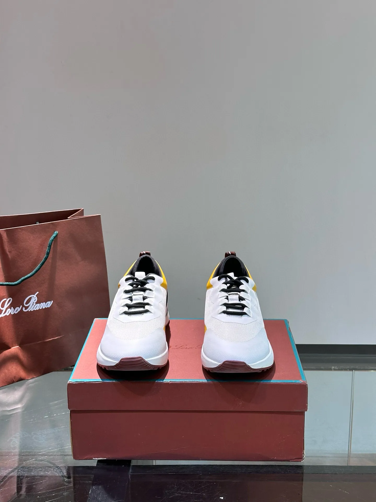 Factory price: 540💰Loro men's shoes💰iana niche Loro classic jogging shoes, men's lace-up casual shoes and sneakers, high-quality lightweight and comfortable fabrics, suitable for outdoor leisure, the color scheme is young and energetic, and it looks great with sportswear or casual suits! Size: 39-45 (38, 46 customized)